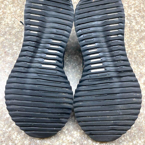 New Balance FuelCell Echo Black 7.5 running shoe. - Picture 6 of 6